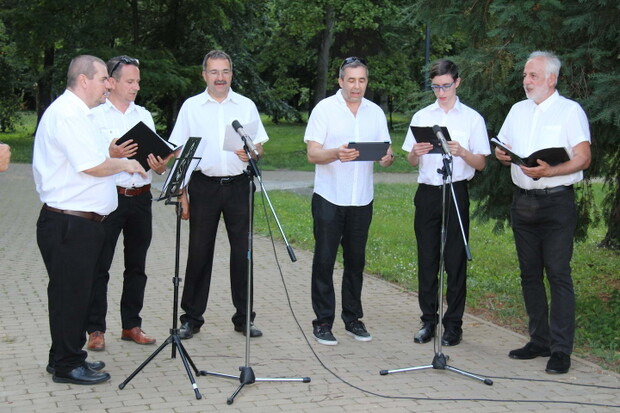 Muški komorni pjevački zbor iz Kalače
